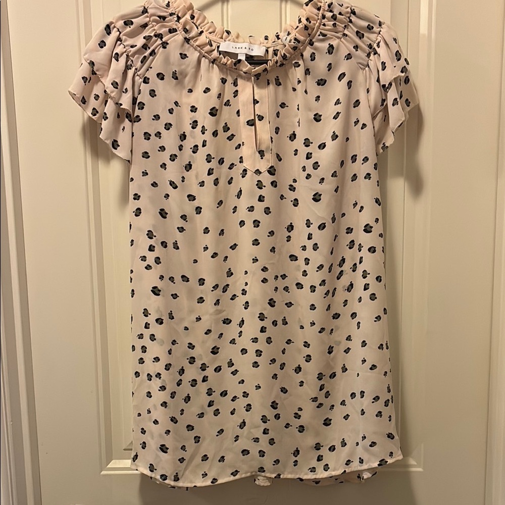 Lark & Ro Cream Flutter Sleeve Blouse with Ruffled Tie Front